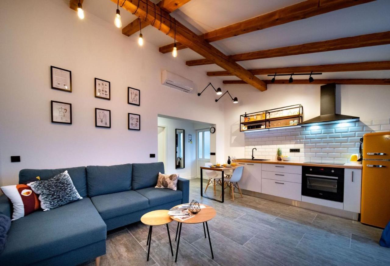 Novouredeni Apartman Marko Mundanije Esterno foto