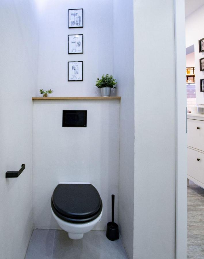 Novouredeni Apartman Marko Mundanije Esterno foto