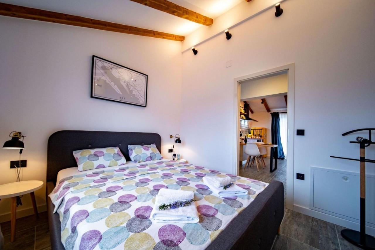 Novouredeni Apartman Marko Mundanije Esterno foto